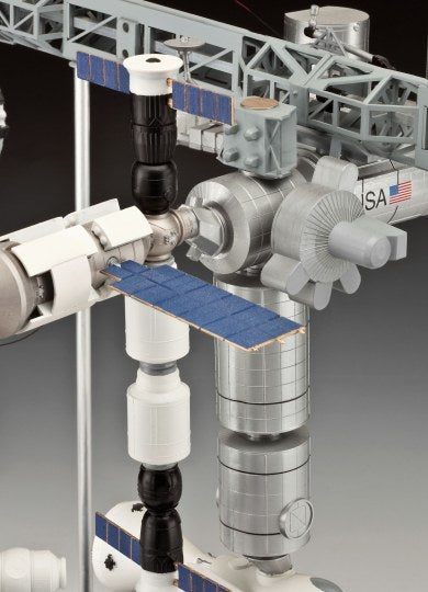 Revell International Space Station 1:144 Scale Kit