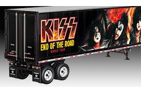 KISS Tour Truck Gift Set 1:32 Scale Kit