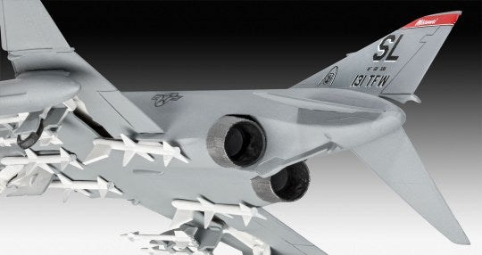 F-4 Phantom easy click 1:72 Scale Kit