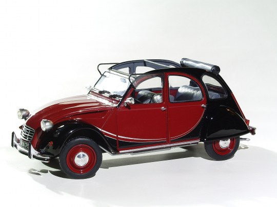 Citroen 2CV  Charleston 1:24 Scale Kit