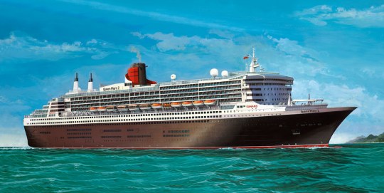 Revell Queen Mary 2 1:400 Scale Kit