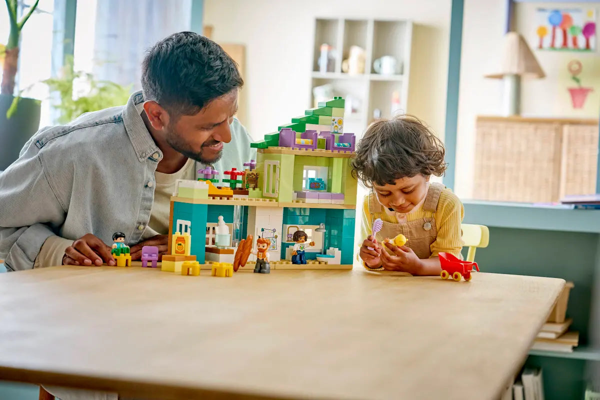 Lego 10470 3 in 1 Modern Family House with Figures