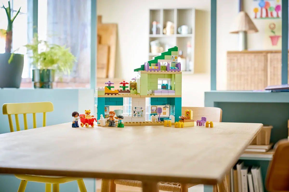 Lego 10470 3 in 1 Modern Family House with Figures