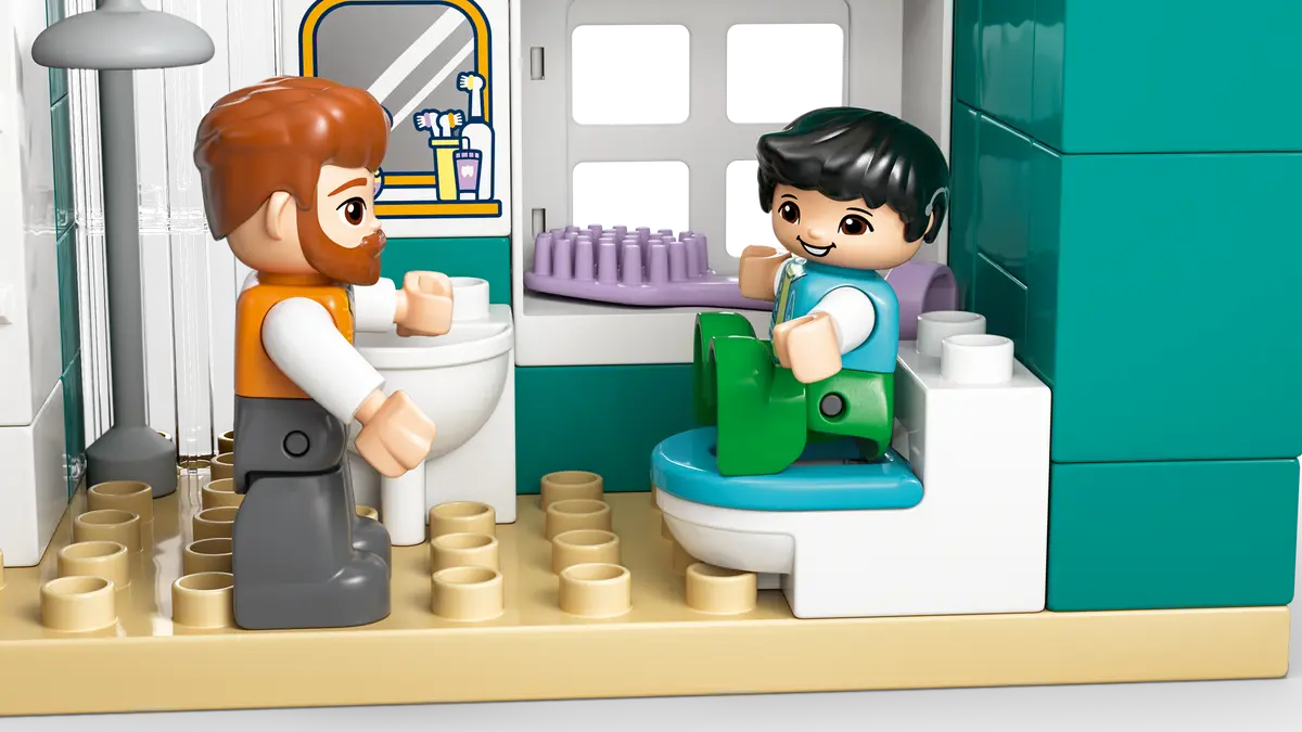 Lego 10470 3 in 1 Modern Family House with Figures