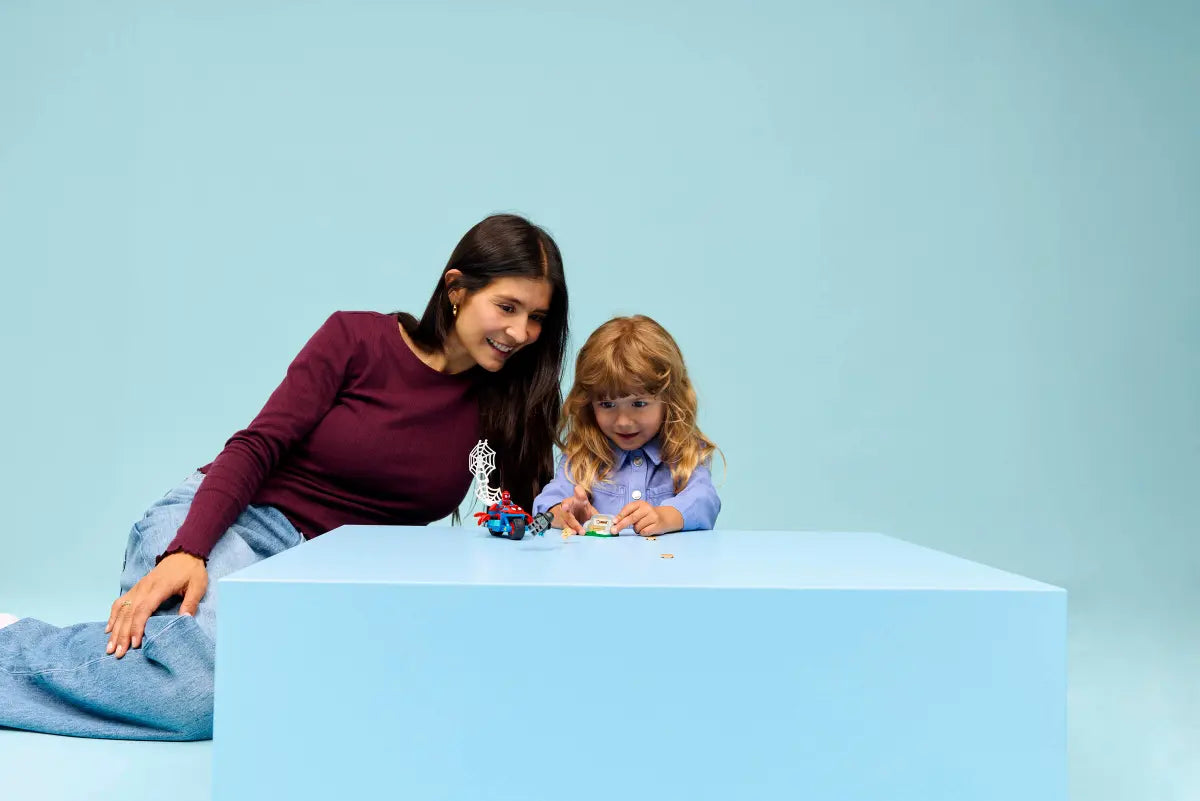 Lego 11206 Spidey on his Motorcycle vs. Rhino