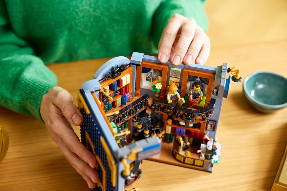 LEGO 11379 Icons Bookshop: Book Nook