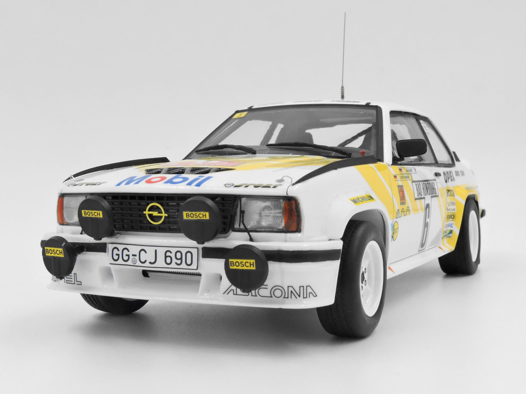Belkits Opel Ascona 400 MC 1981 Kleint/Wagner 1:24 Scale Model Kit