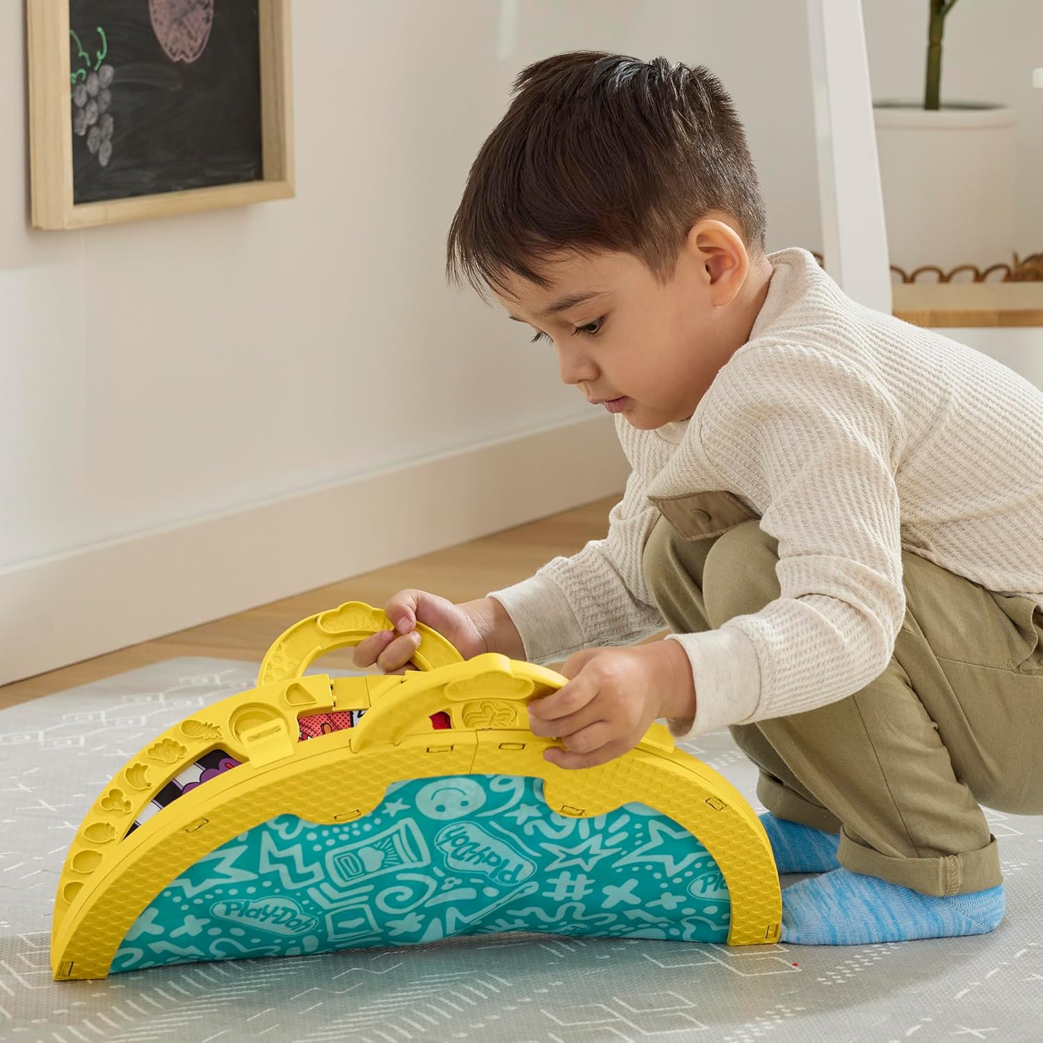 Play-Doh Starters: Fold N Go Playmat