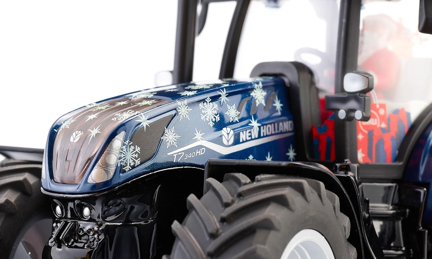 Siku 1:32 New Holland Christmas Tractor