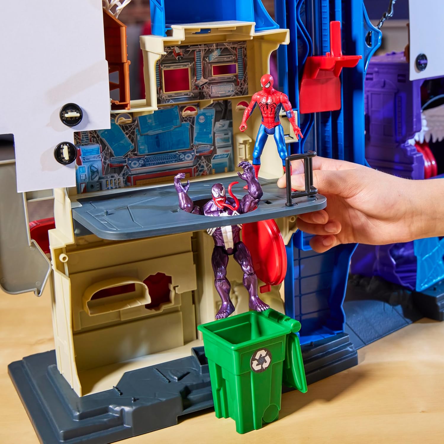 Spider-Man Venom Versus Web Slinging City Playset