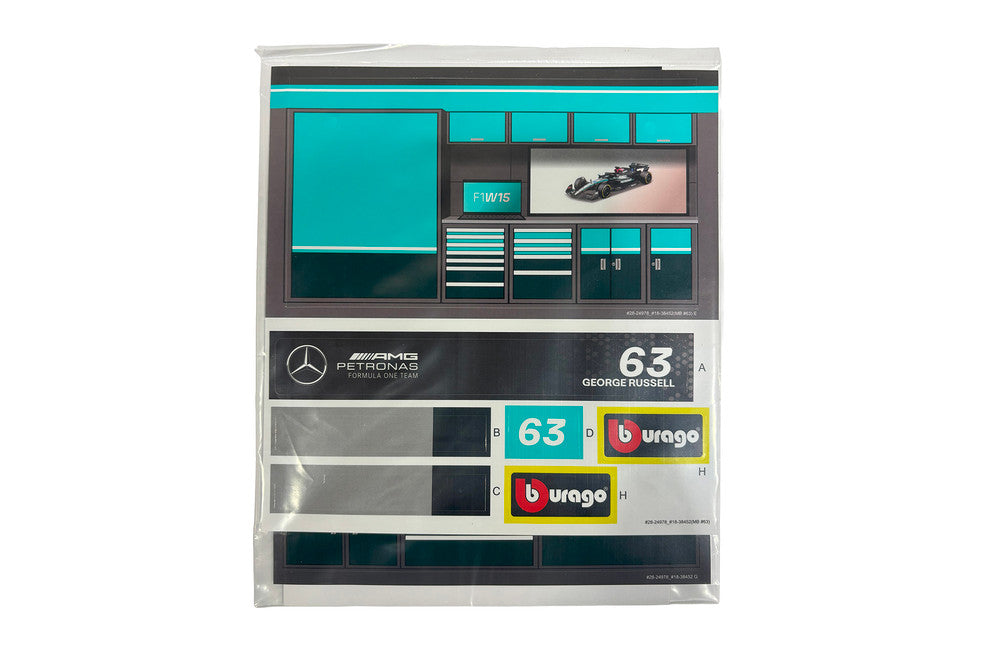 Bburago Mercedes AMG F1W15 Russell & Pit Crew 1:43 Scale Model