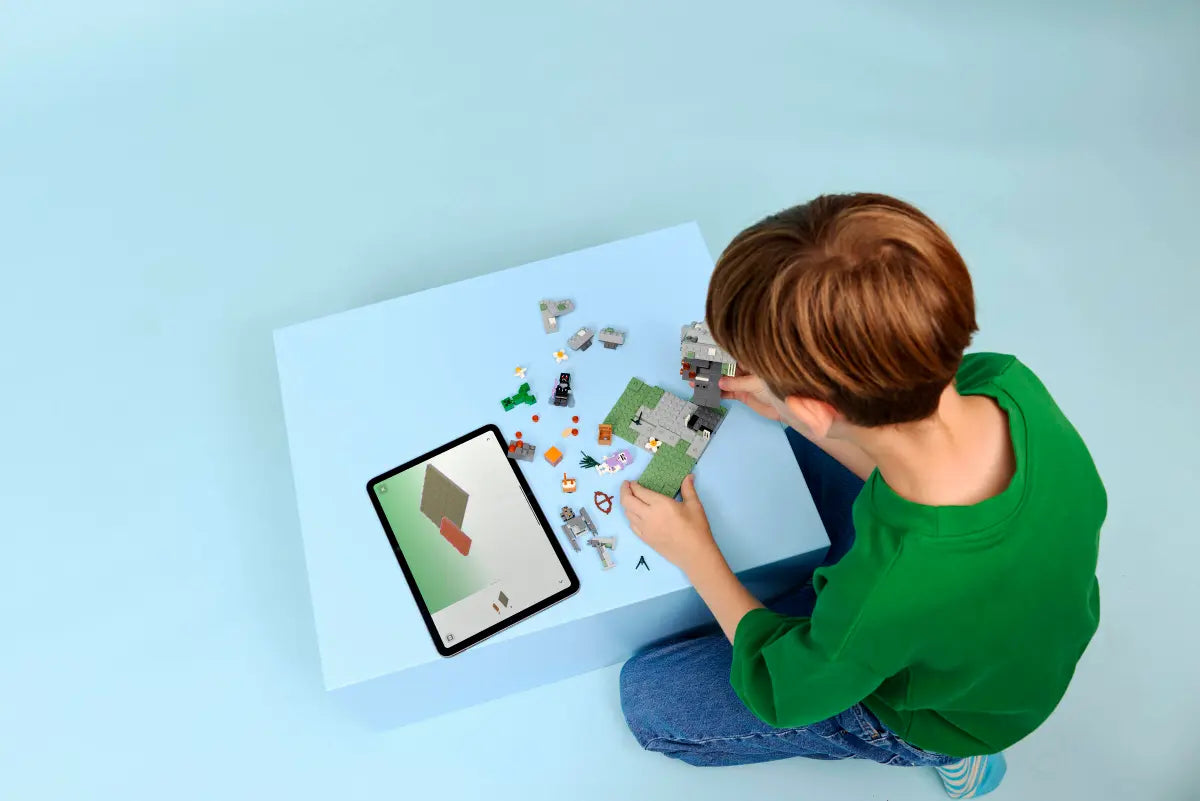 Lego 21586 The Pale Garden