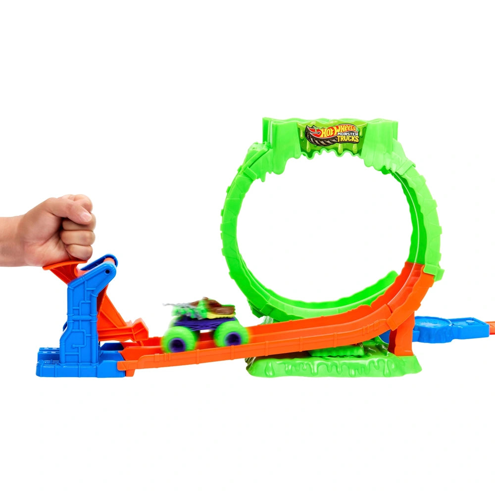 Hot Wheels Monster Trucks Mutant Chaos Wreckin’ Wolf RC