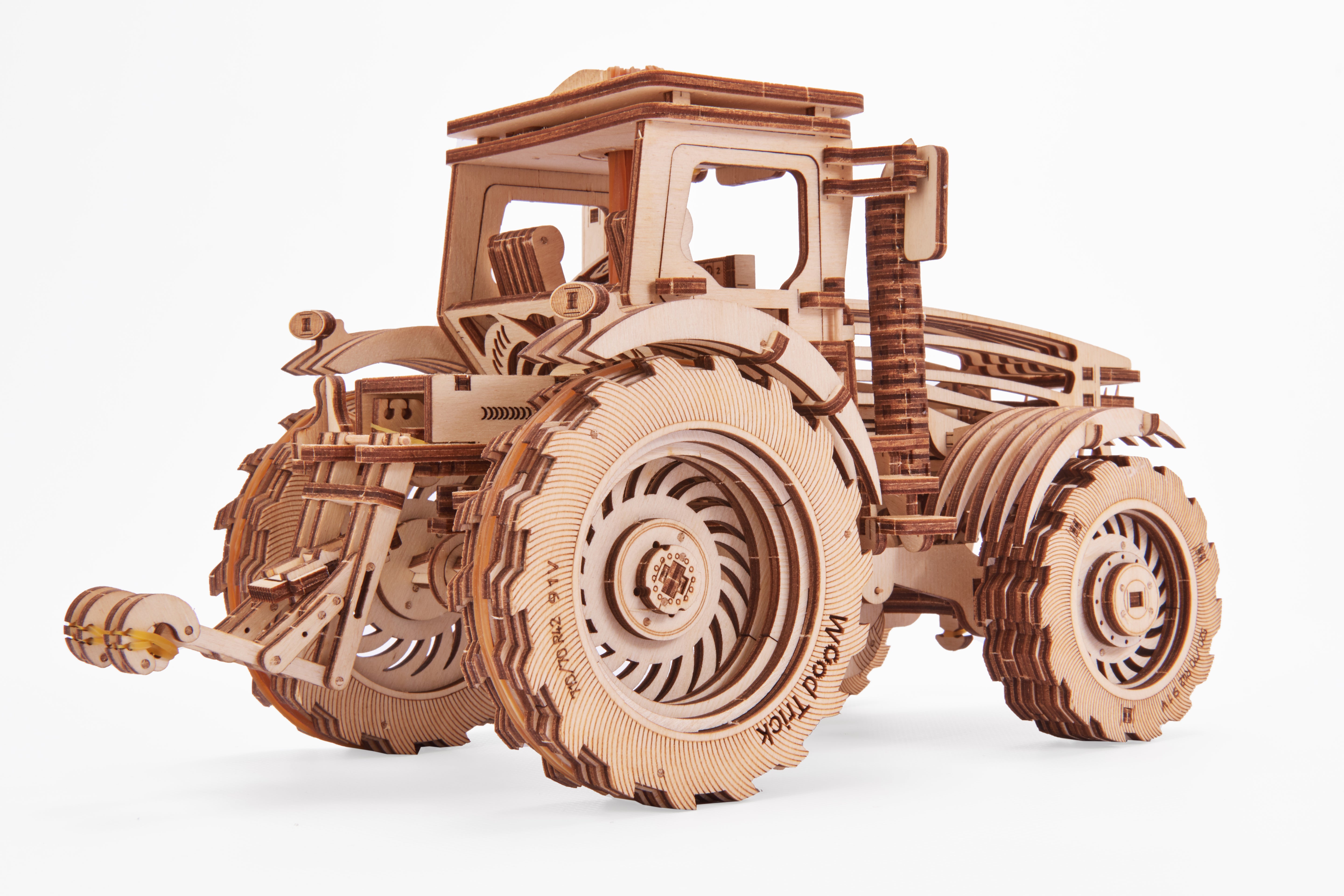 Wood Trick Tractor 401 Piece Set