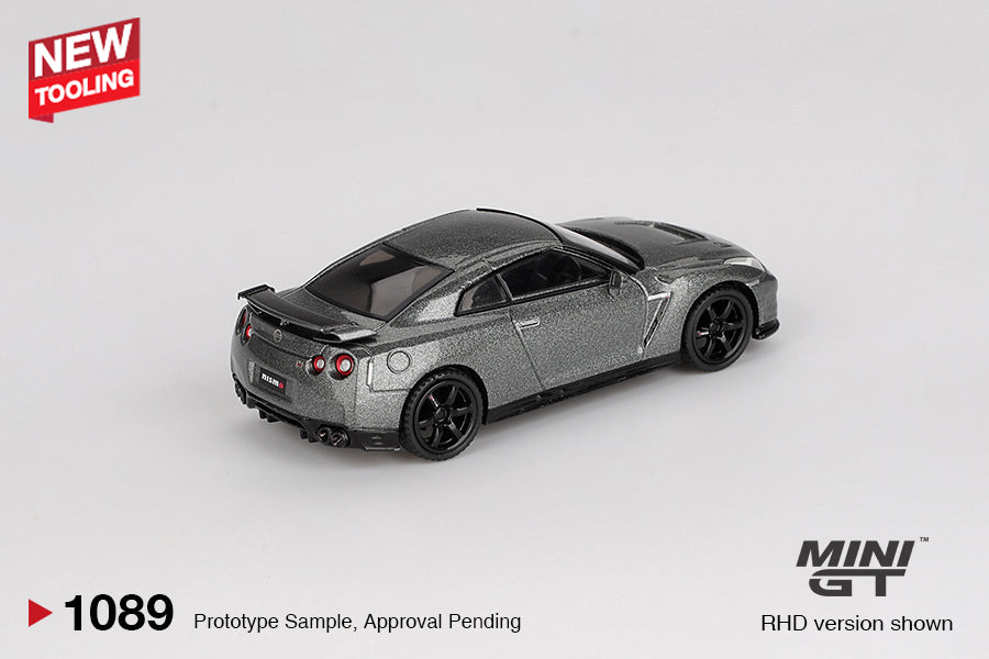 Mini GT Nissan GT-R 2013 Dark Metal Grey (Nismo R35 CRS Version) 1:64 Scale