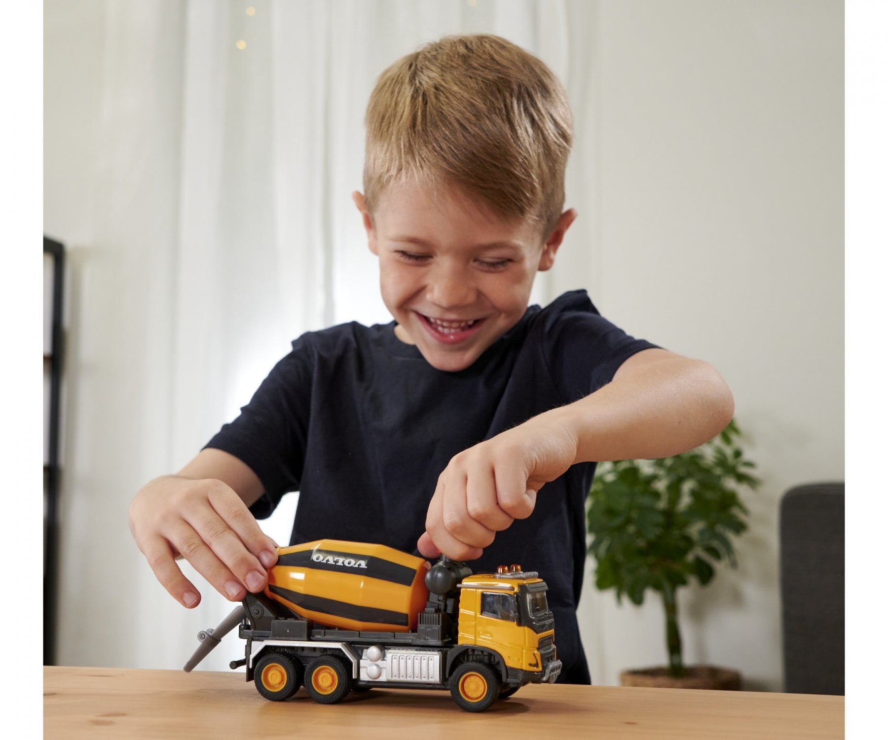 Majorette Volvo Cement Mixer Truck