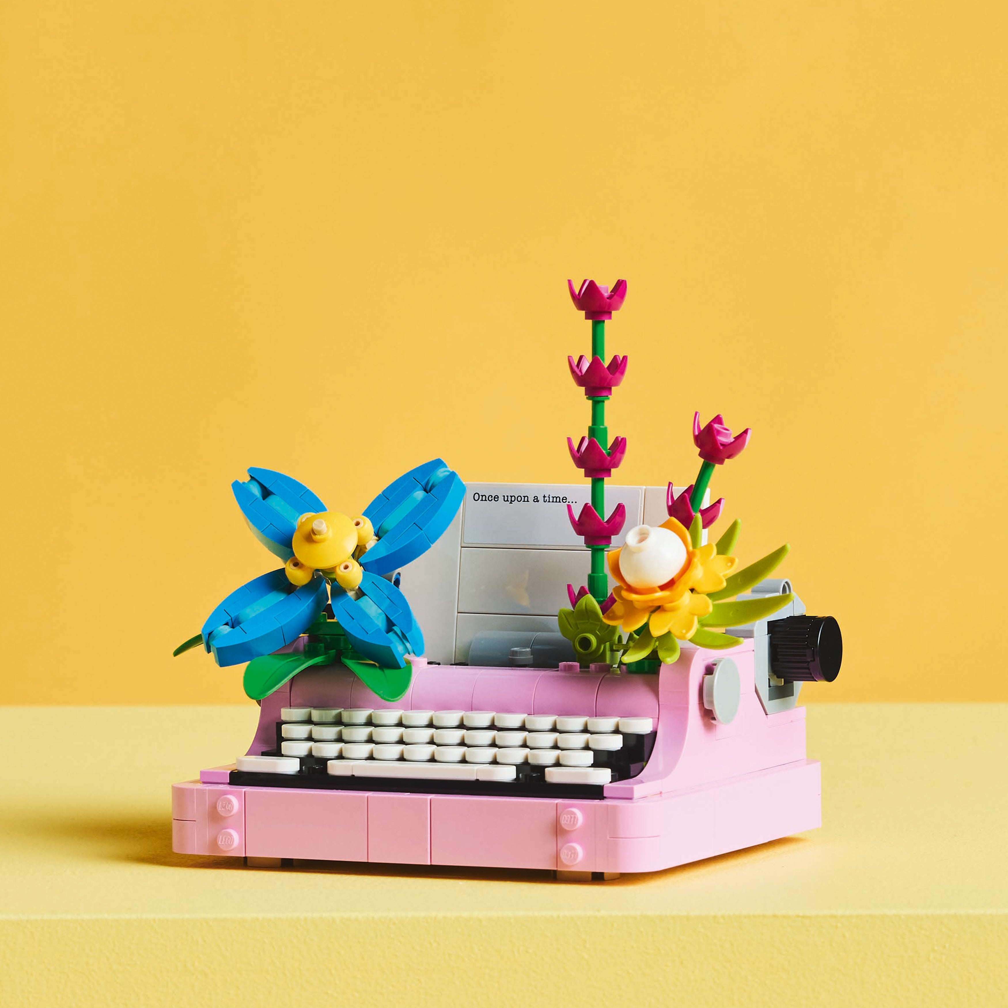 LEGO Creator 31169 3-in-1 Typewriter with Flowers