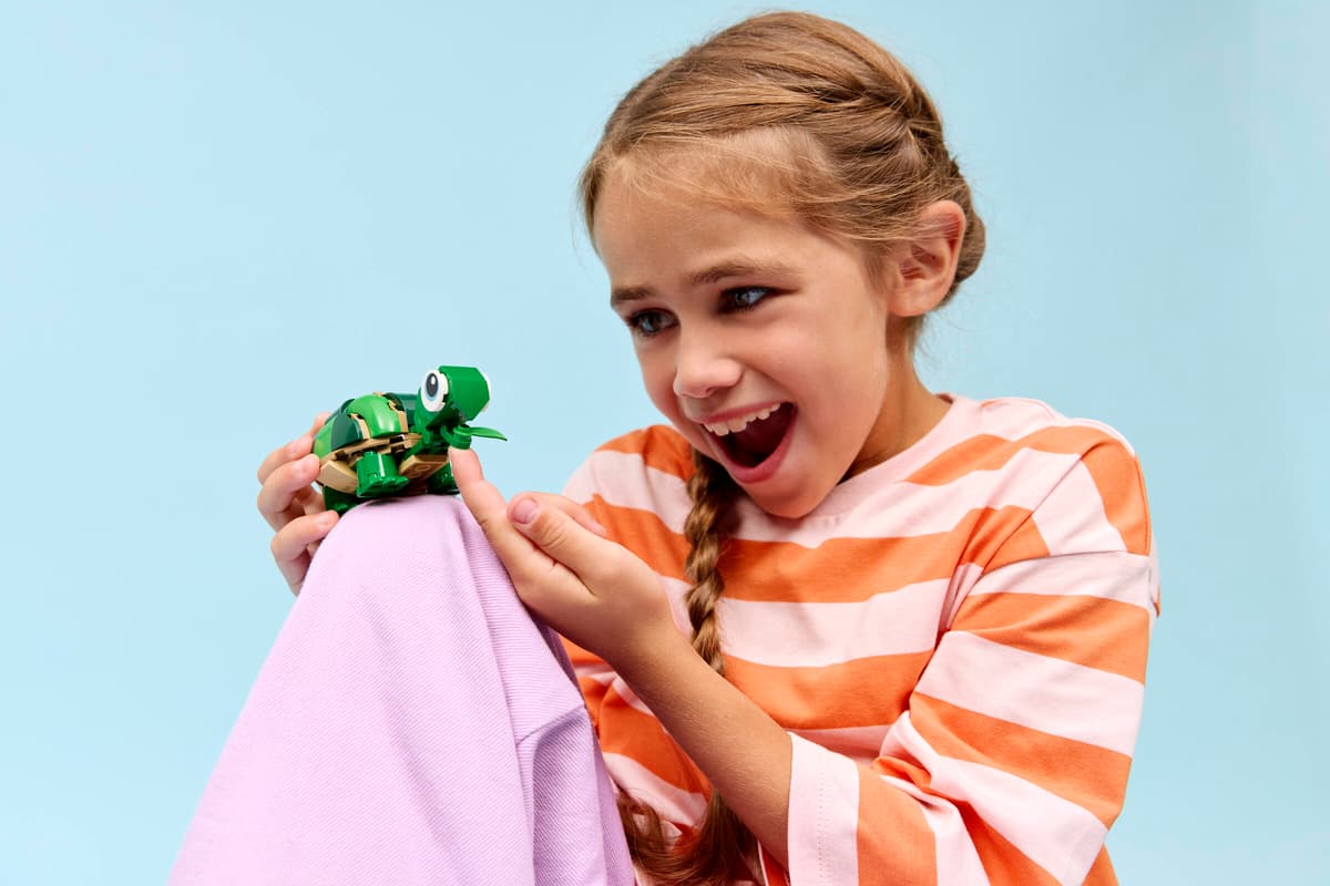 Lego 31377 Turtle with a Water Lily Flower