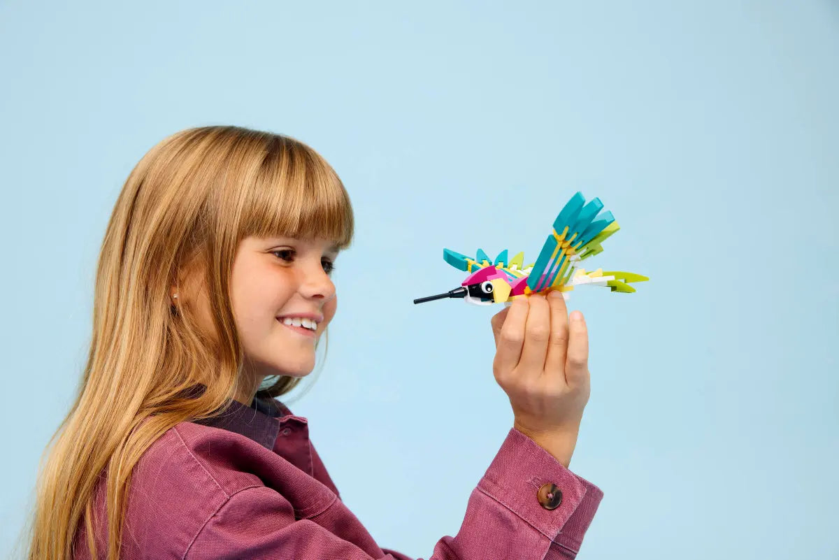 Lego 31384 Wild Animals: Colorful Hummingbird