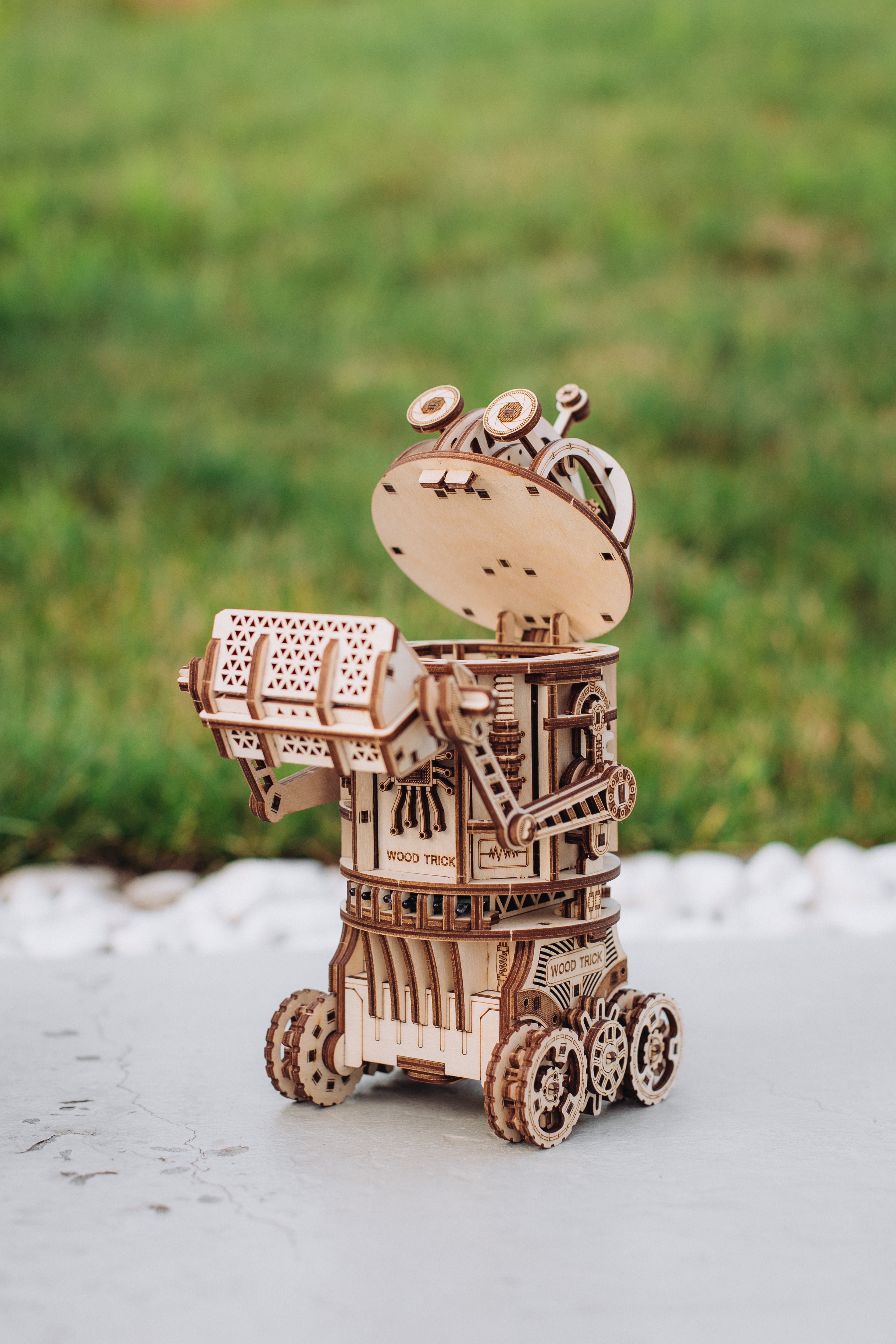 Wood Trick Space Junk Robot 358 Piece Set