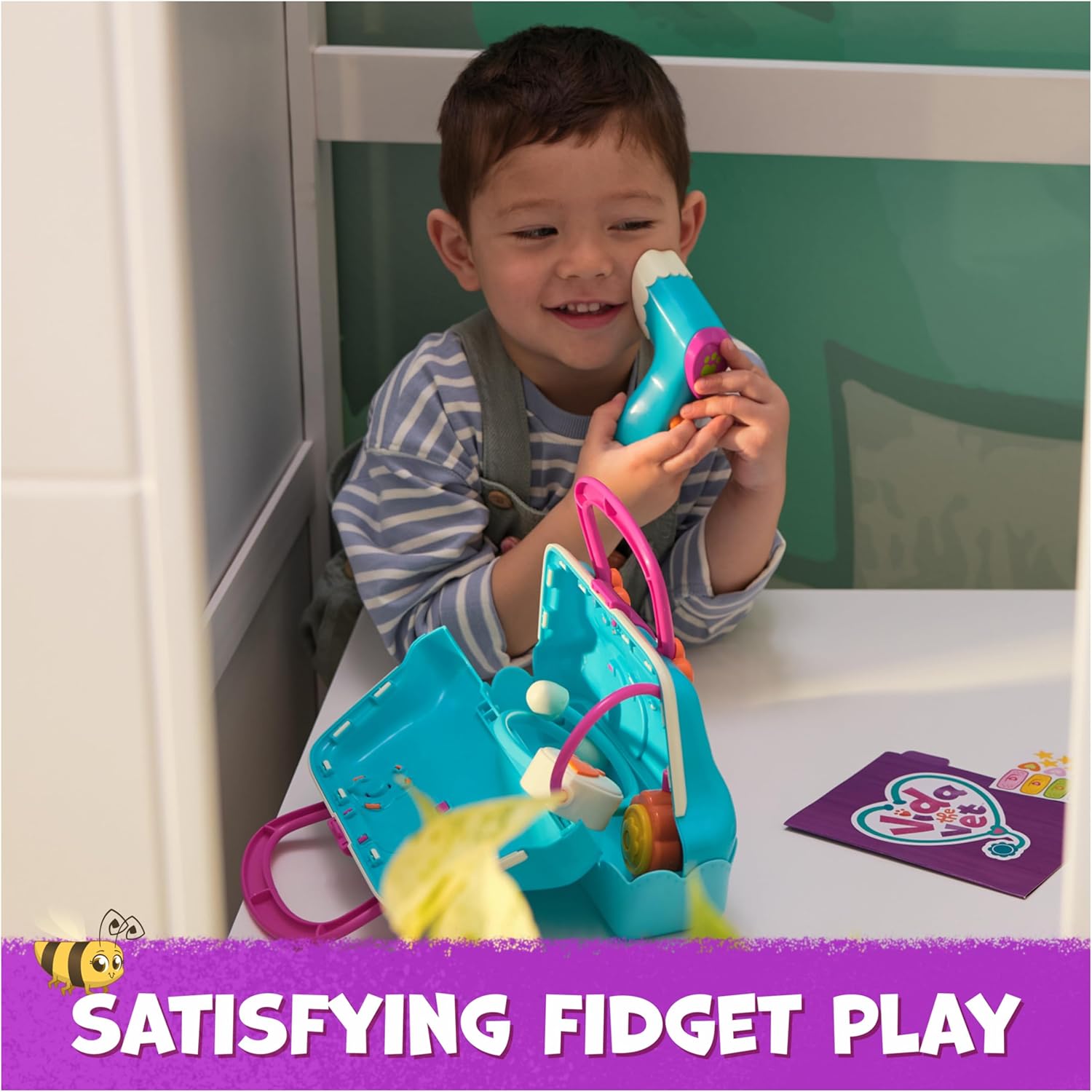 Vida the Vet Vets Bag Interactive Playset