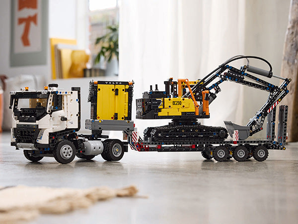 Lego 42175 Volvo FMX Truck & EC230 Electric Excavator