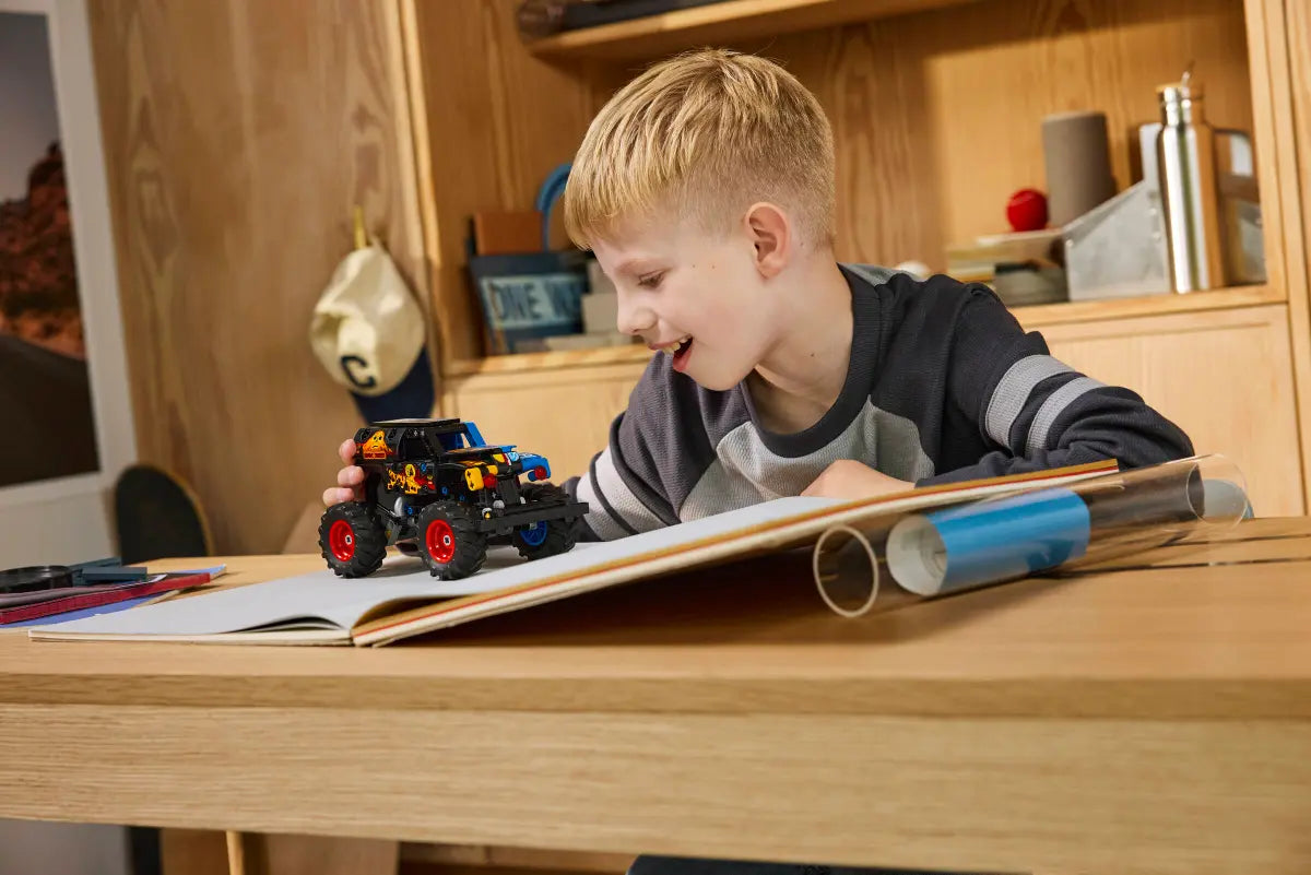 Lego 42219 Monster Jam™ Grave Digger™ Fire and Ice