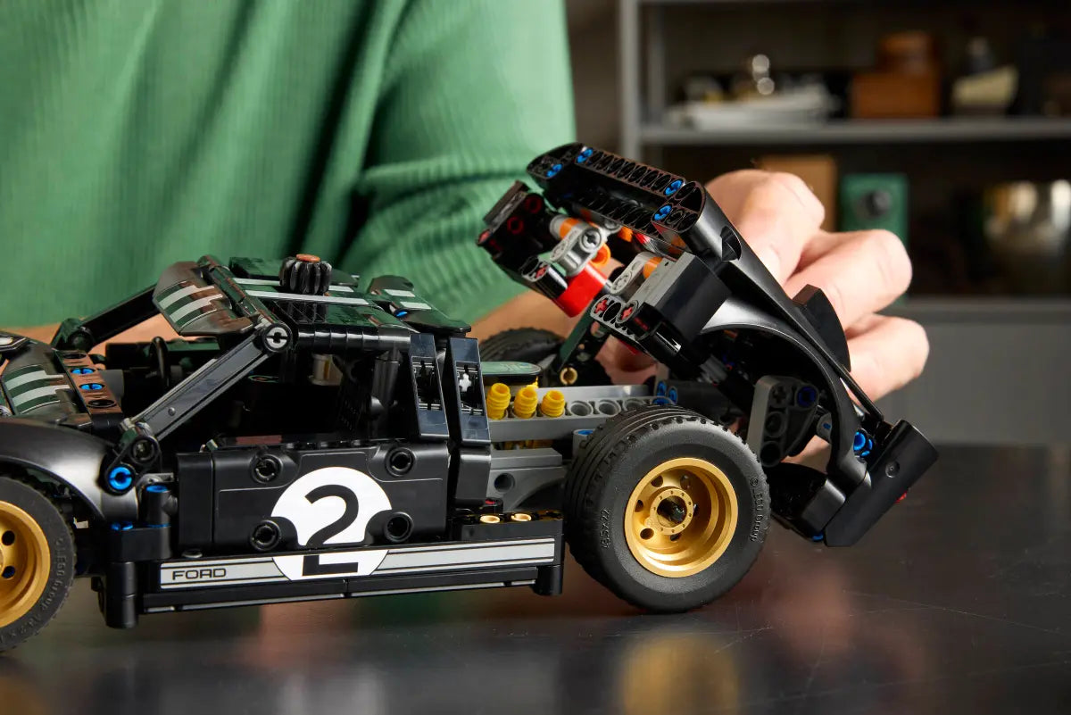 Lego 42223 1966 Ford GT40 MKII Race Car