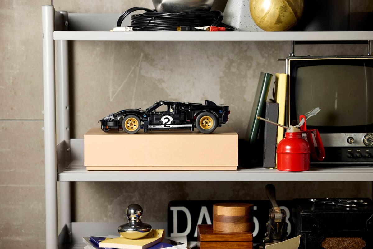 Lego 42223 1966 Ford GT40 MKII Race Car