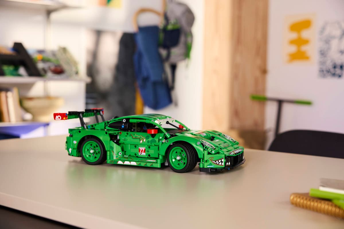 Lego 42224 Porsche 911 GT3 R REXY AO Racing Car
