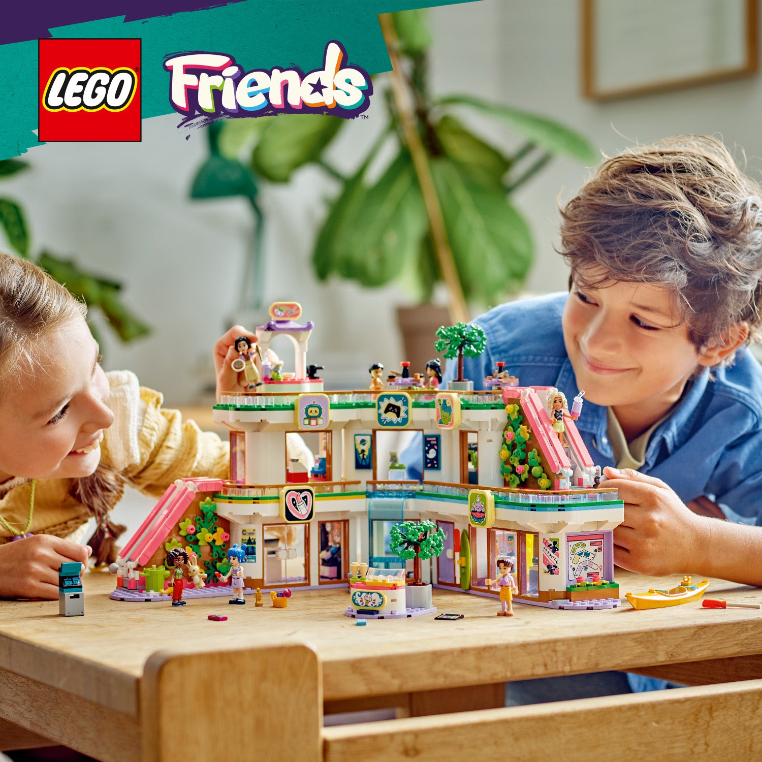 Lego 42604 Heartlake City Shopping Mall