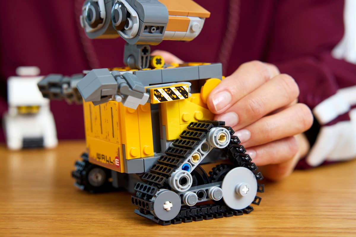 Lego43279 Lego WALL-E and EVE