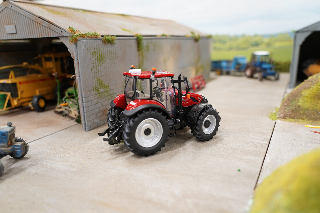 Britains 1:32 Scale Case Farmall 120C