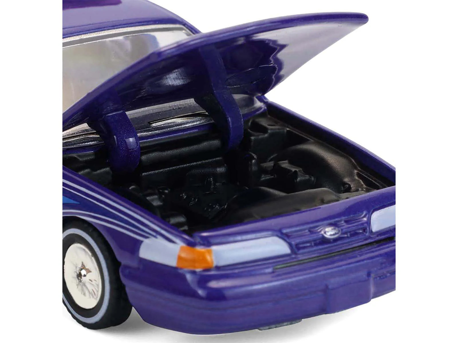 Greenlight California Lowriders 1992 Ford Crown Victoria 1:64 Scale Die Cast