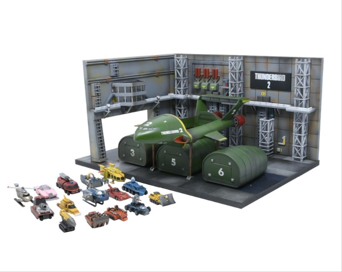 Thunderbird 2 Launch Bay 1:350 Scale Model Kit