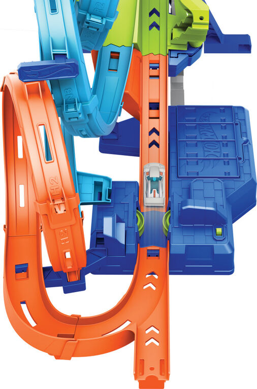 Hot Wheels Action 4-Loop Crash Out Track Set With Motorized Booster