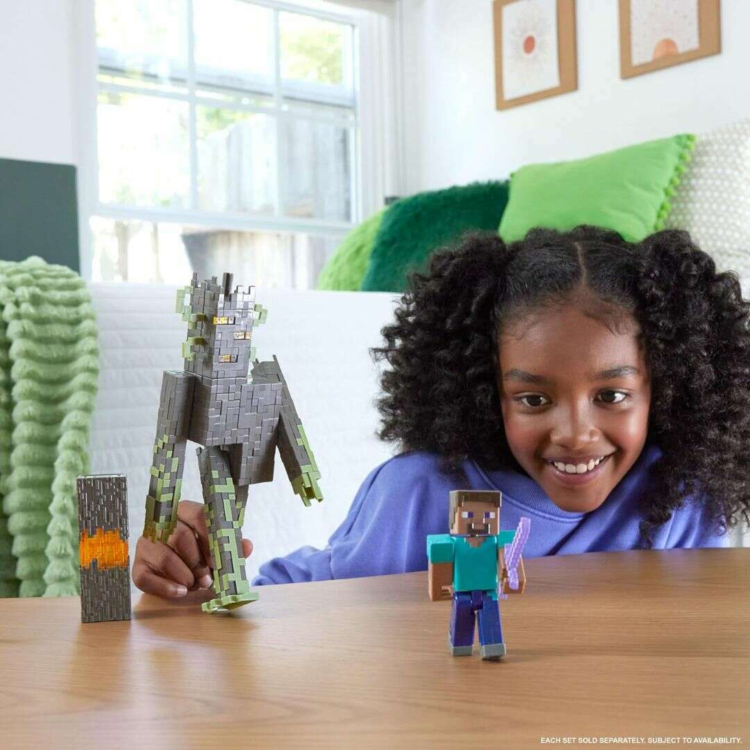 Minecraft The Creaking Action Figure