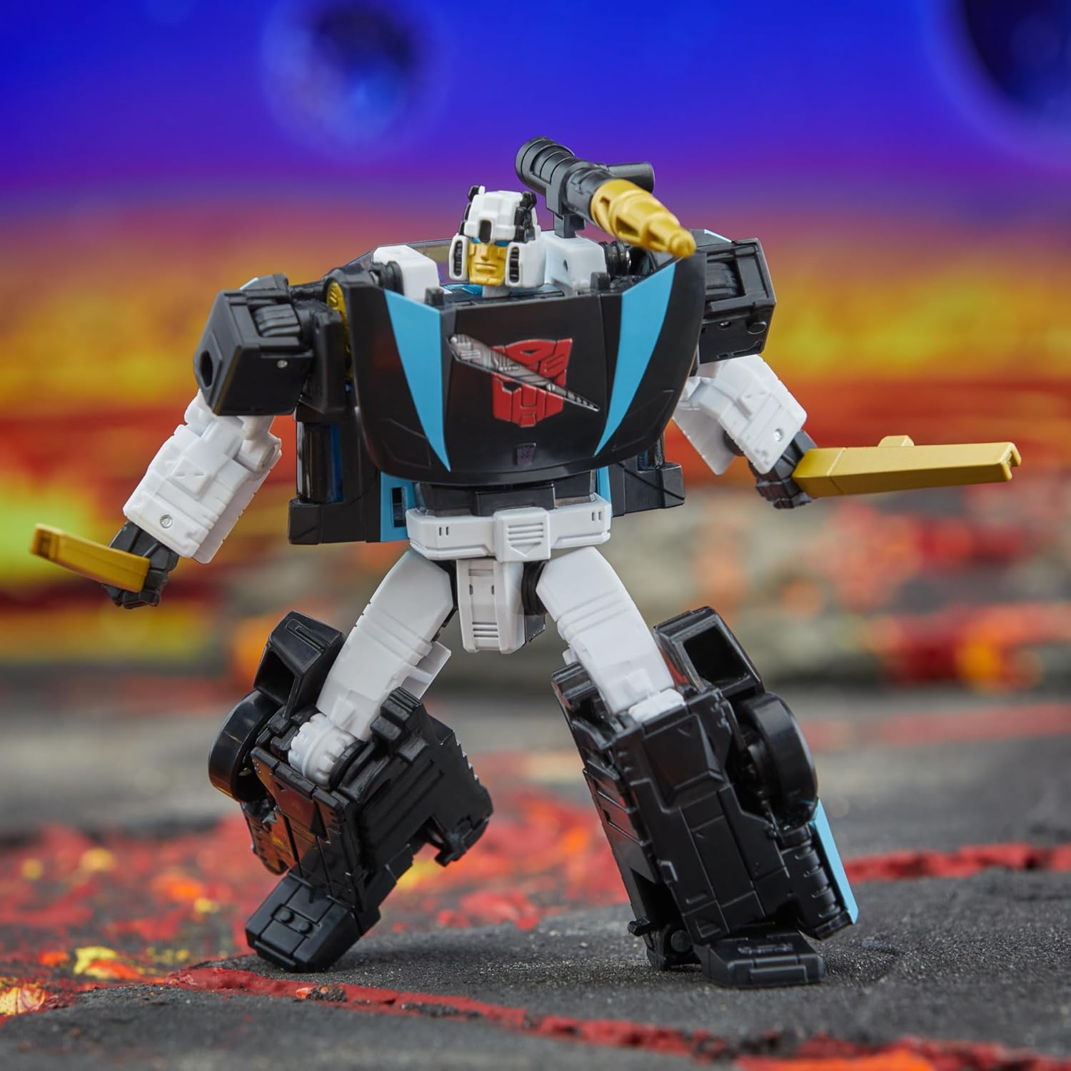 Transformers Legacy Deluxe Class Armada Universe Wheeljack 5.5” Action Figure
