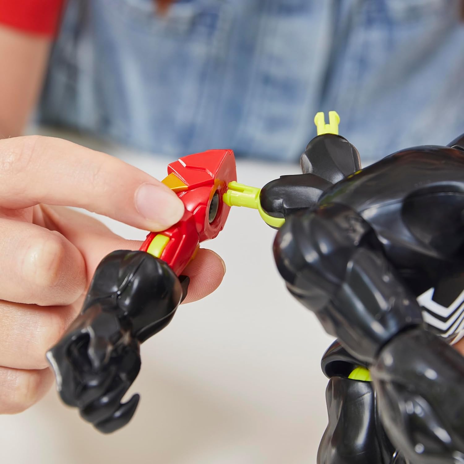 Avengers Mixmashers Venom Deluxe Figure