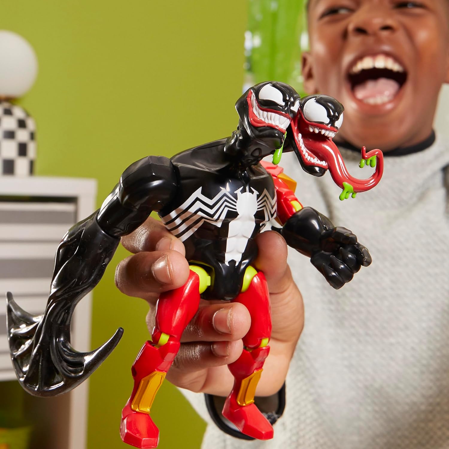 Avengers Mixmashers Venom Deluxe Figure