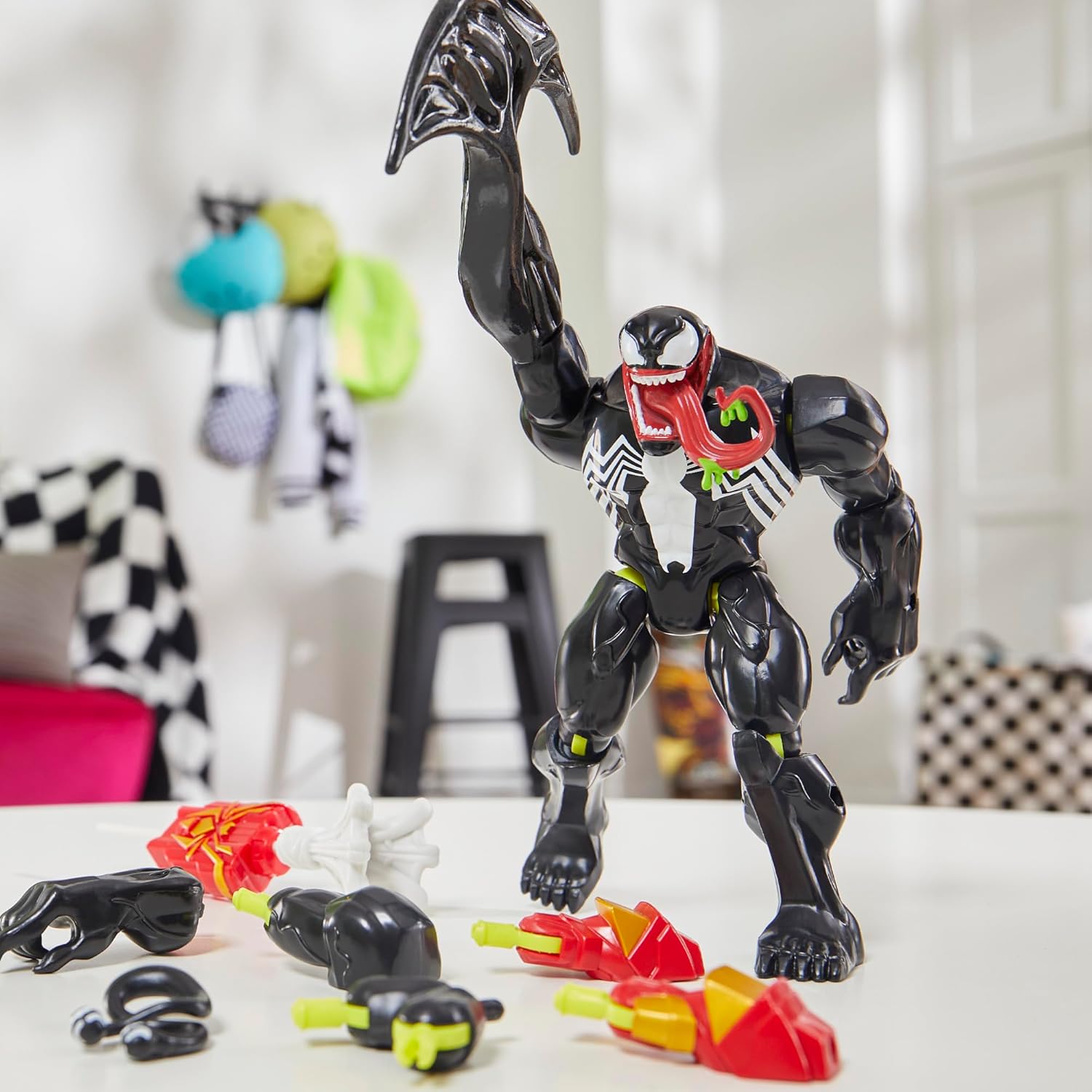 Avengers Mixmashers Venom Deluxe Figure