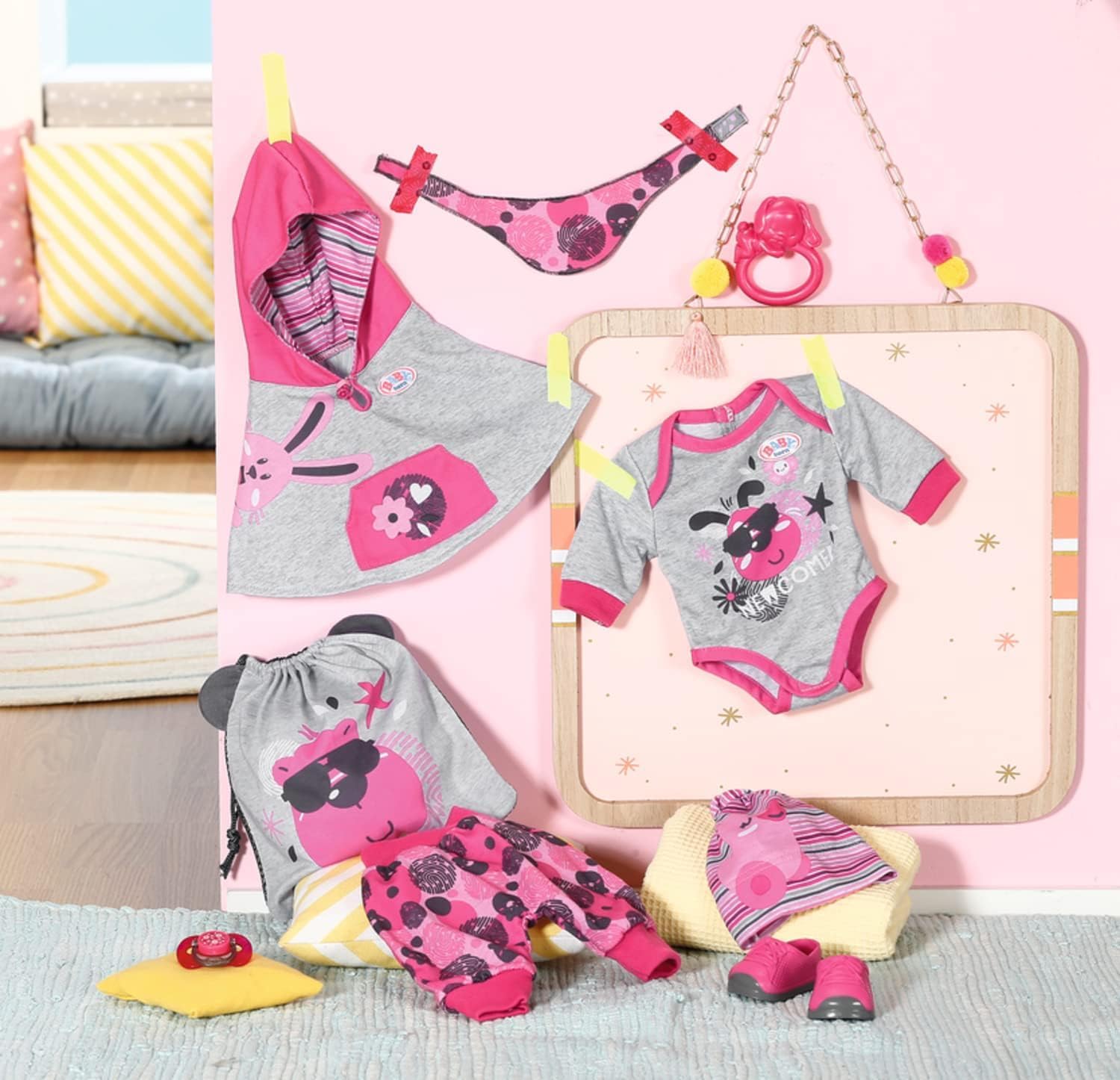 Baby Born Deluxe First Arrival 43cm Outfit