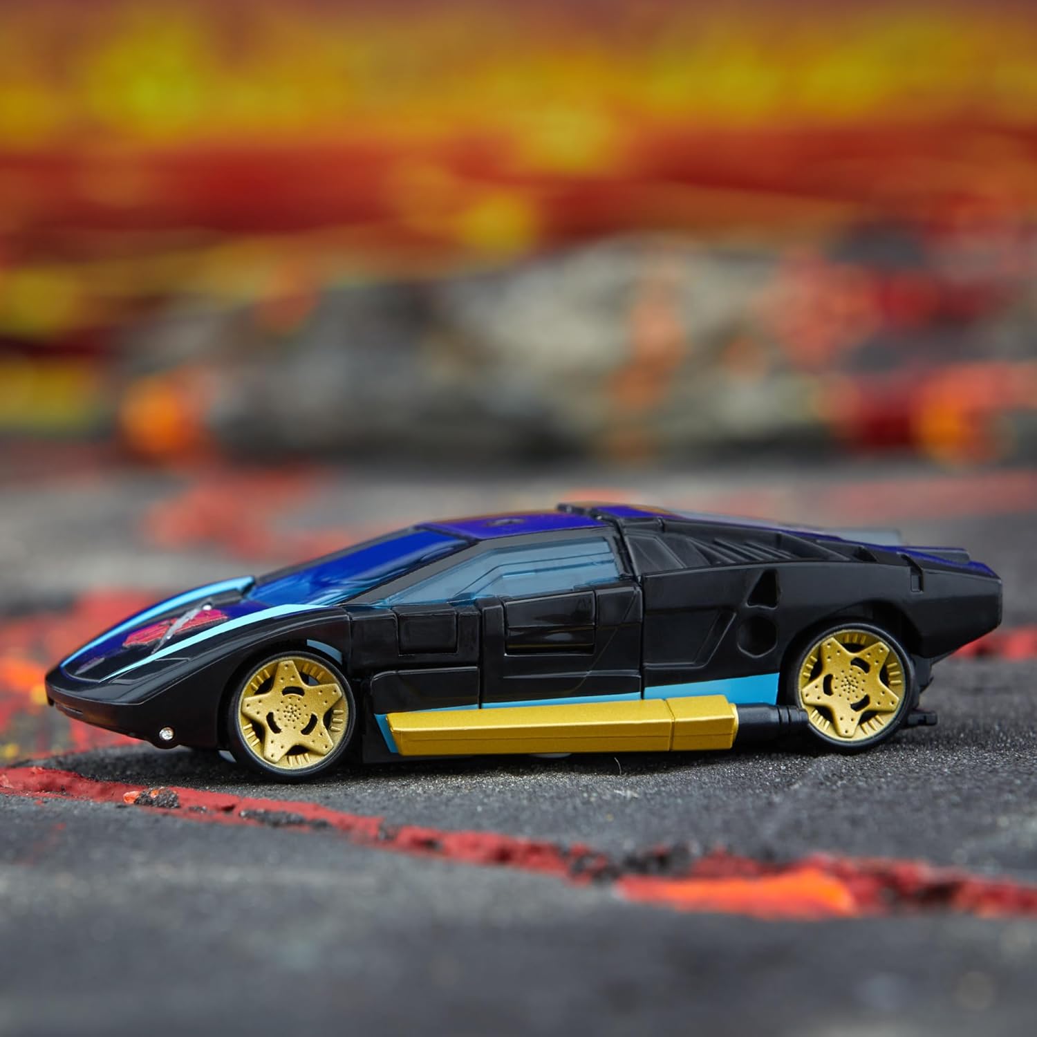 Transformers Legacy Deluxe Class Armada Universe Wheeljack 5.5” Action Figure