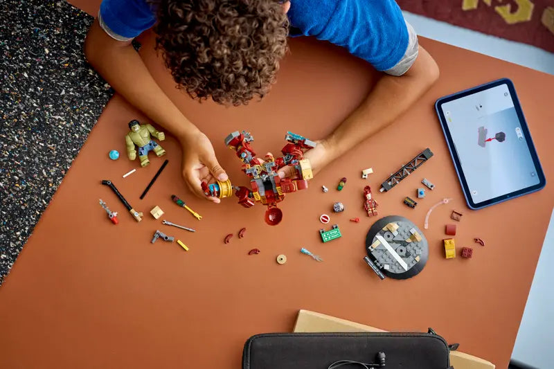 Lego 76343 Epic Battle: Hulkbuster vs. The Hulk Set