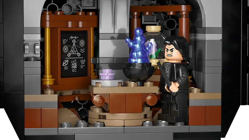 Lego 76464 Cauldron: Secret Potions Classroom