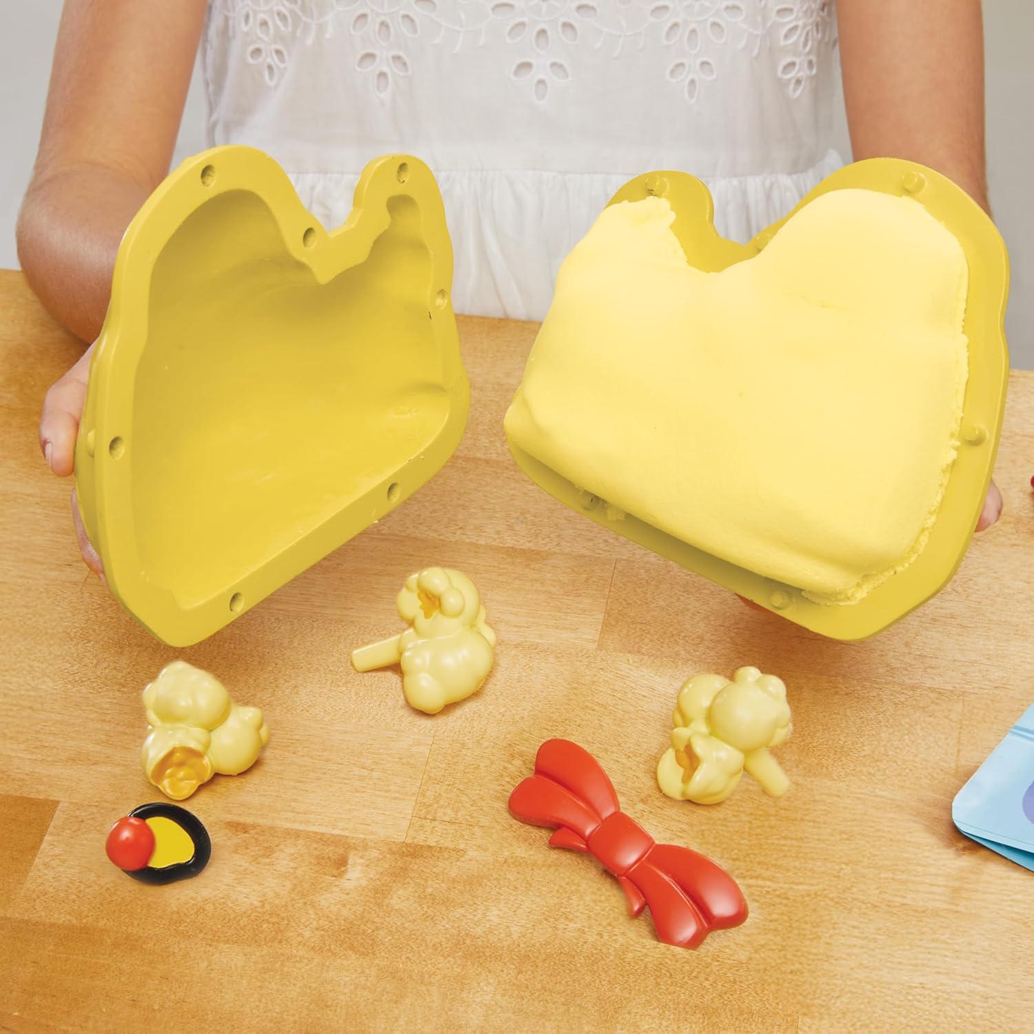 Little Tikes Creative Bluey Duck Cake Kit