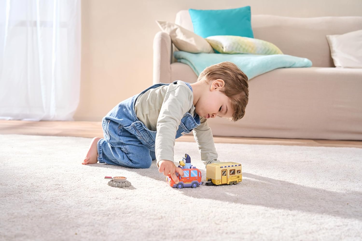 VTech Toot Toot  Bluey Family Car And Caravan Set