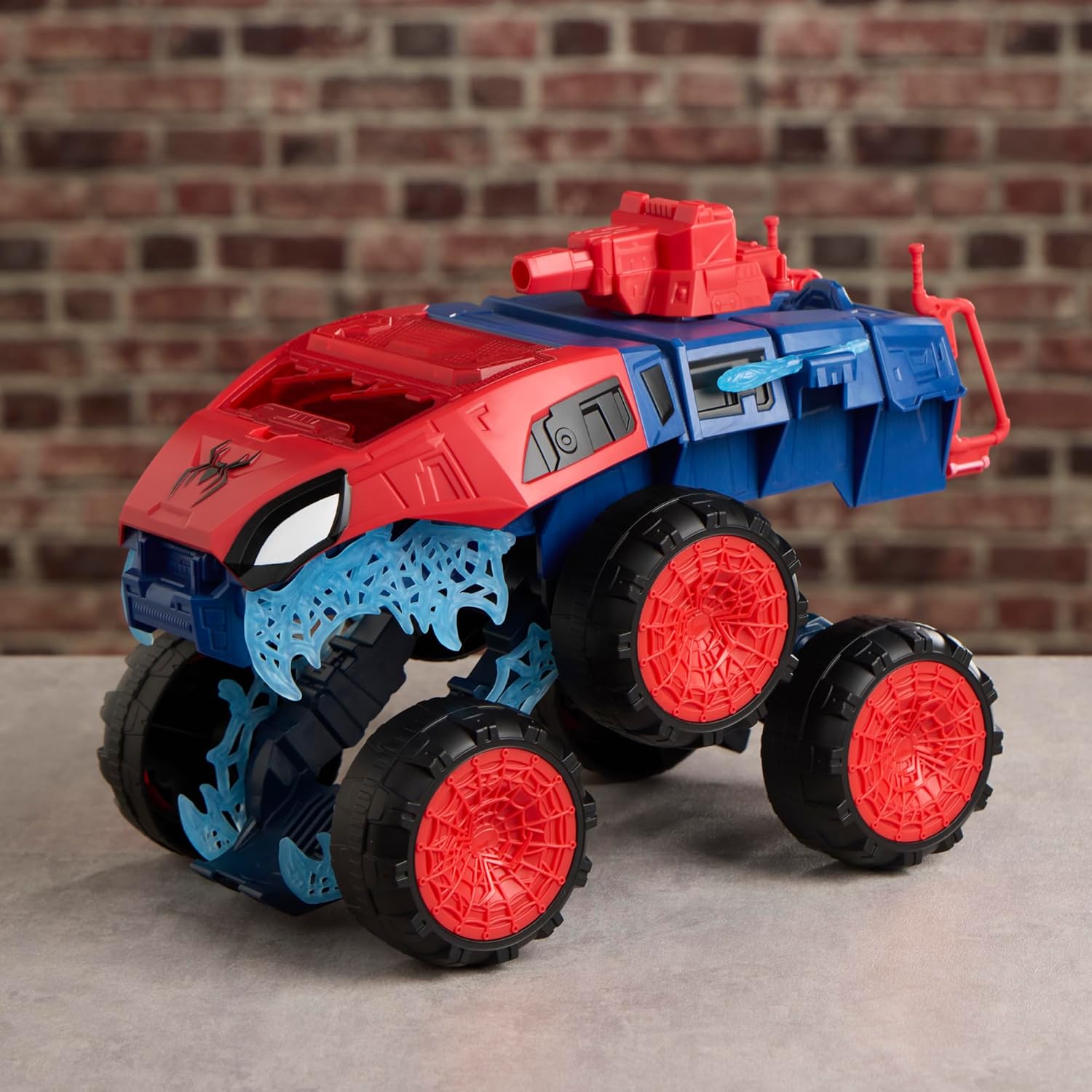 Spiderman Brand New Day Ultimate Web Breaker 2-in-1 Chompin Tank