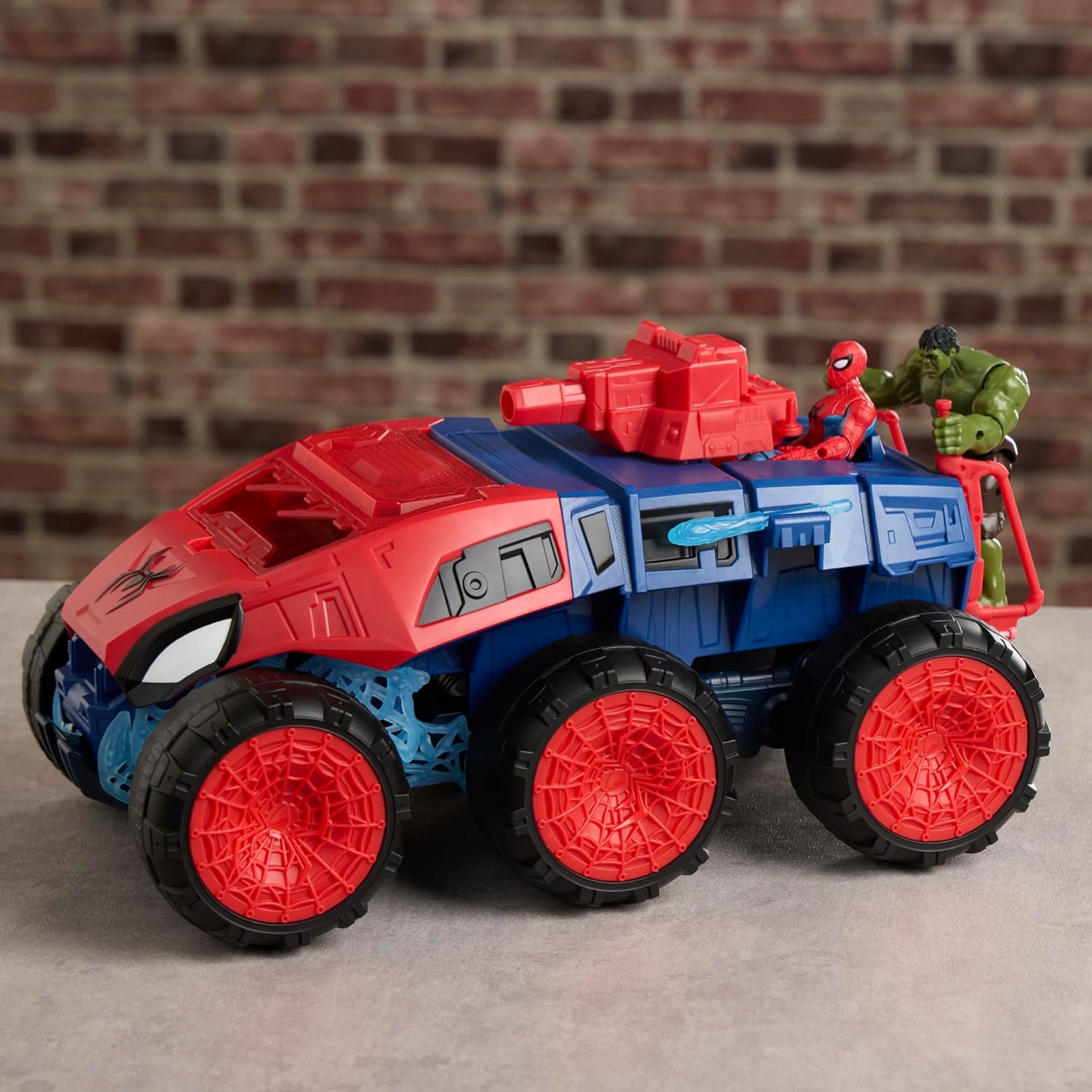 Spiderman Brand New Day Ultimate Web Breaker 2-in-1 Chompin Tank