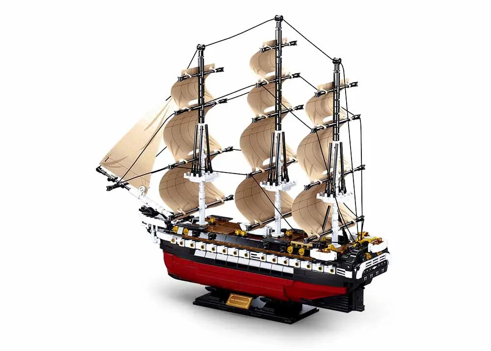 Sluban USS Constituion Frigate 1:170